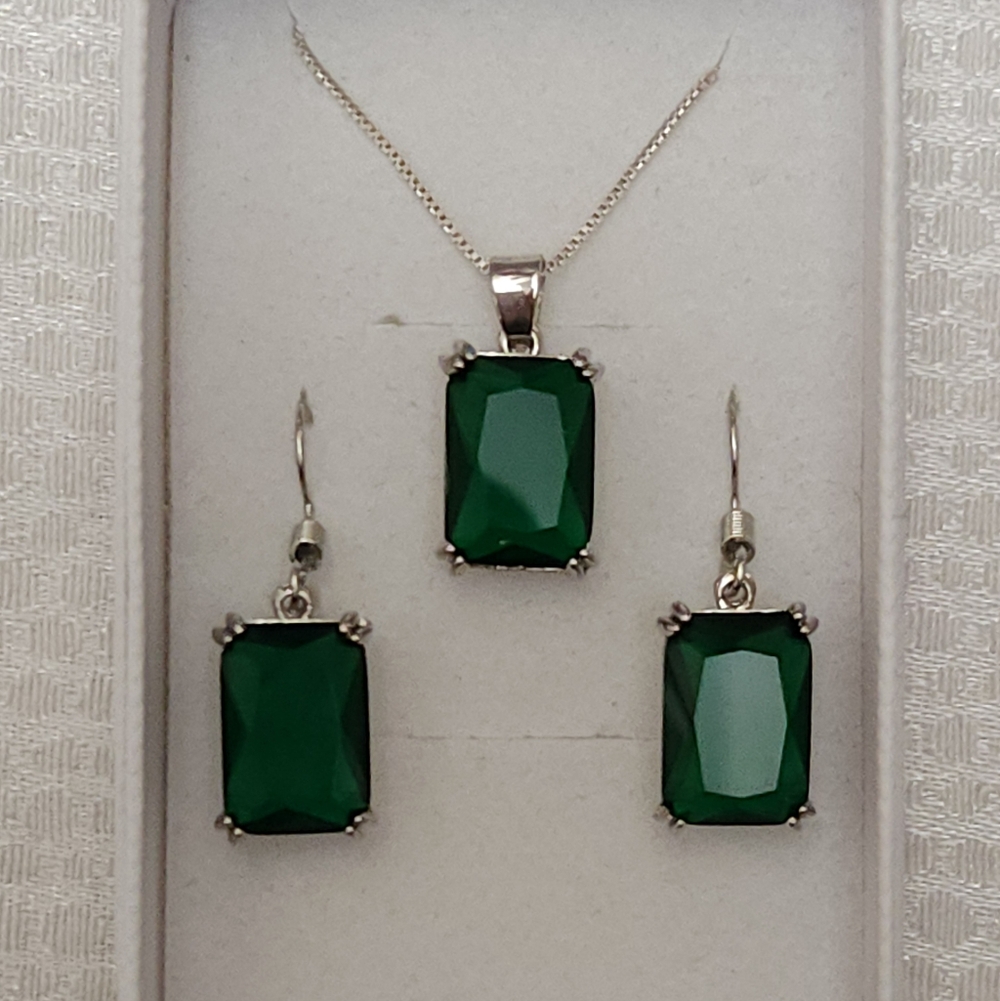 Dark Green Gemstone Jewelry Set